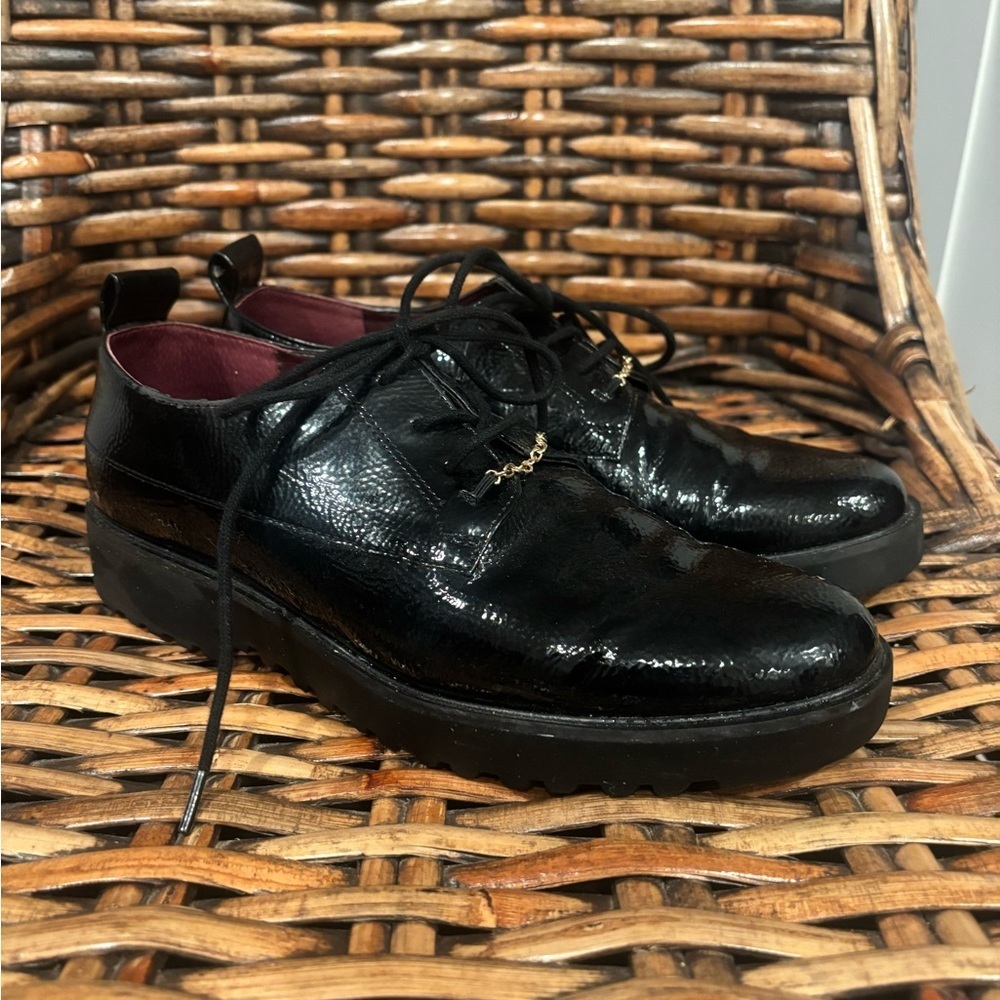 FRANCO SARTO CAREY 2 OXFORD PATENT LEATHER LACE UP PREPPY